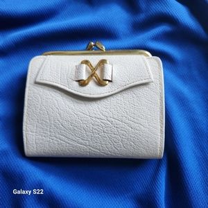 Womans vintage st thomas pig skin wallet